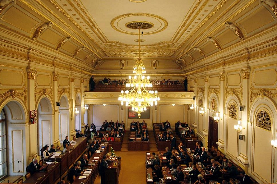 Синельщиков Ю.П. и другие депутаты-участники группы по взаимодействию с парламентом Чехии выезжали в республику 3-6 июня 2017 г