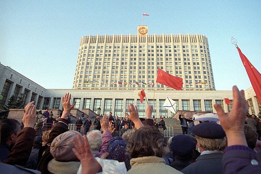 12 ноября 2013 г в Госдуме состоялось обсуждение внесенного депутатами-коммунистами проекта Обращения к Президенту Российской Федерации в связи с 20-й годовщиной событий, происходивших в городе Москве 21 сентября – 5 октября 1993 года