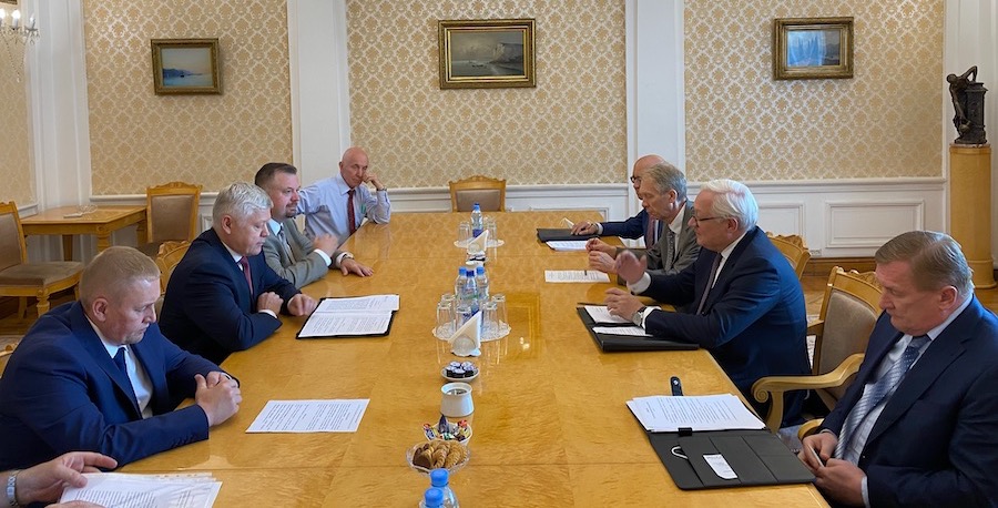 Комиссия Госдумы провела выездное заседание в МИД России