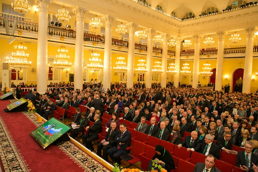 19 декабря 2012 г. на пленарном заседании Государственной Думы от имени фракции КПРФ выступил депутат Ю.П. Синельщиков